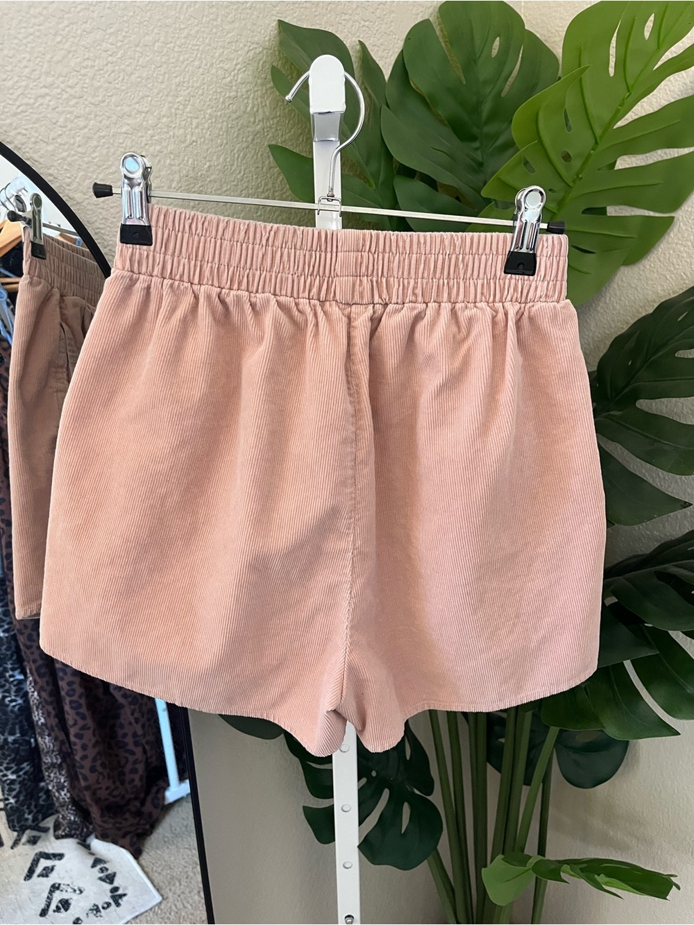 🌸 Blush Pink Corduroy Pull-On Shorts Sz Small | Soft Girl Coastal Chic - Picture 7 of 7
